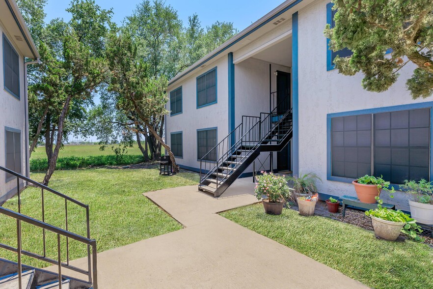 110 S Stadium Rd, Alice, TX for sale - Building Photo - Image 3 of 10