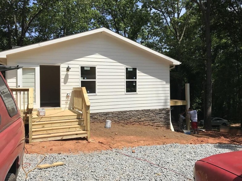 2627 Holly St, Holly Springs, GA à louer - Photo du bâtiment - Image 3 de 49