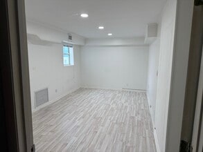 235 9th Ave N, Jacksonville Beach, FL for lease Interior Photo- Image 1 of 1