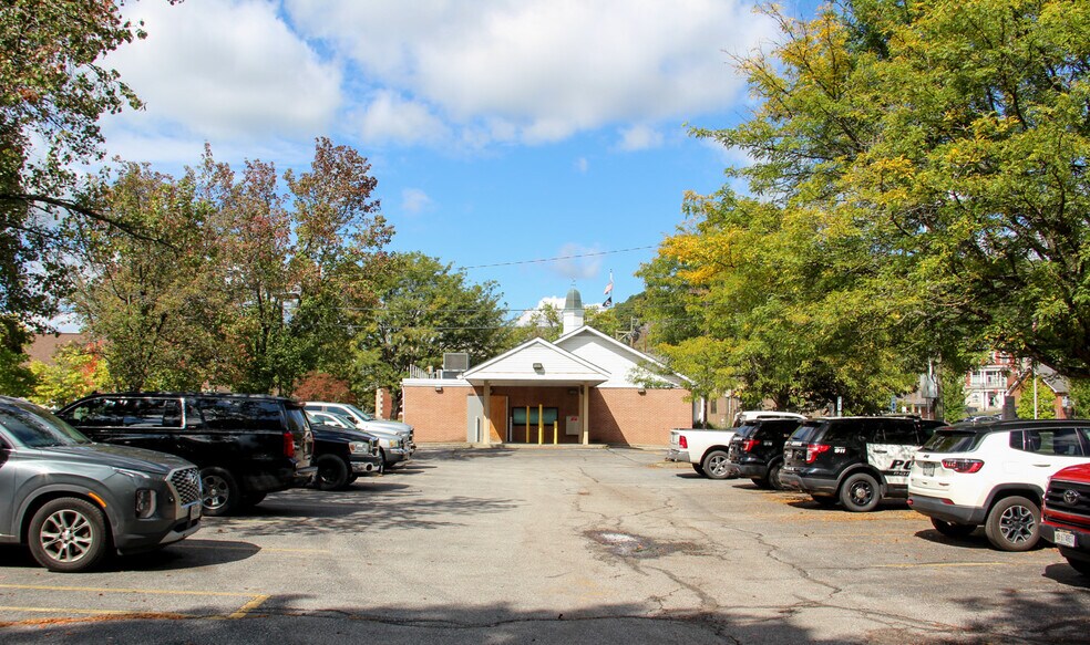 13 Hammond St, Port Jervis, NY à louer - Photo du bâtiment - Image 2 de 9