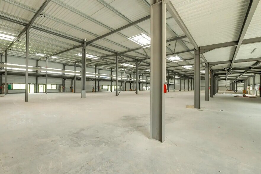 Flex in Aulnay-sous-Bois for lease - Interior Photo - Image 3 of 6