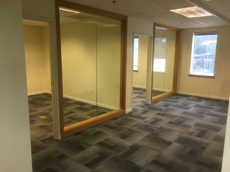507-511 Main St, Oregon City, OR for lease - Interior Photo - Image 2 of 7