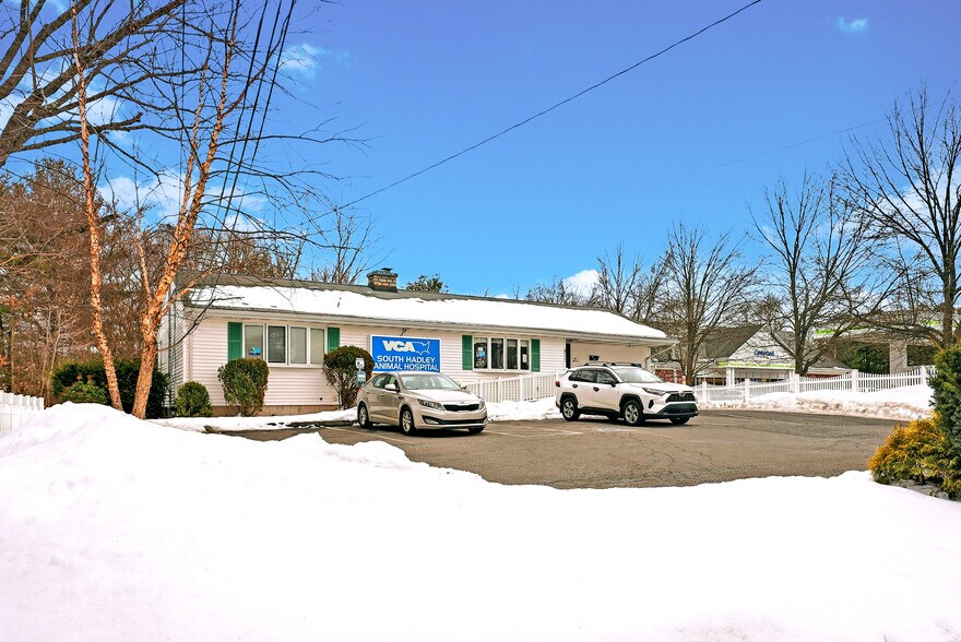 511 Newton St, South Hadley, MA à vendre - Photo du bâtiment - Image 3 de 5