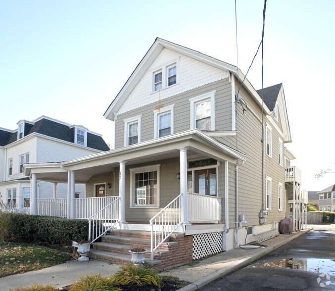 45 Riverside Ave, Red Bank, NJ à vendre - Photo du bâtiment - Image 2 de 5