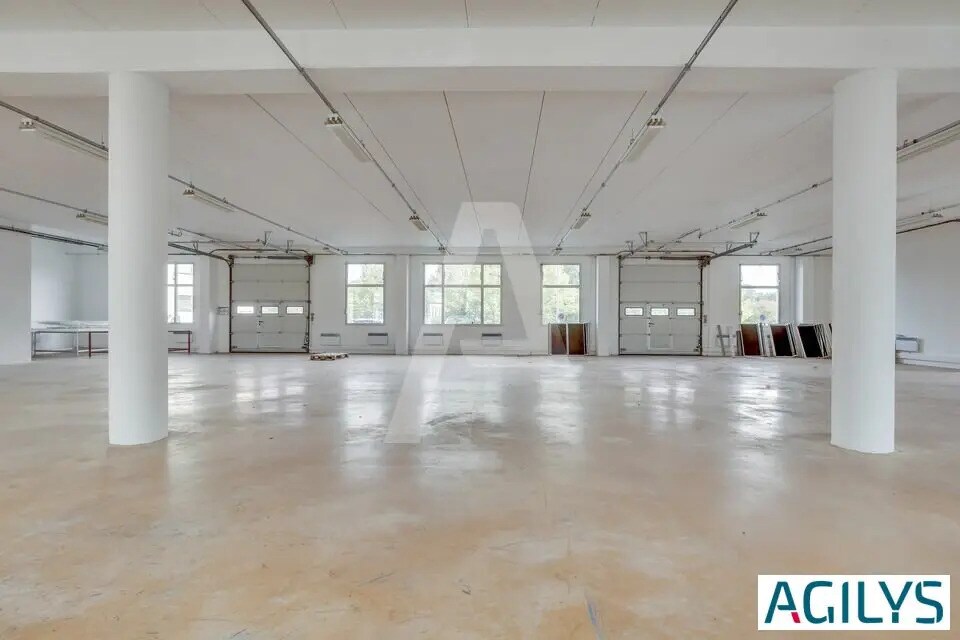 Flex in Les Ulis for lease Building Photo- Image 1 of 9