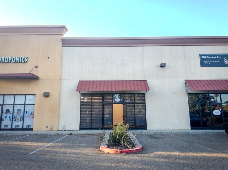 470 W Larch Rd, Tracy, CA à louer - Photo du bâtiment - Image 3 de 14