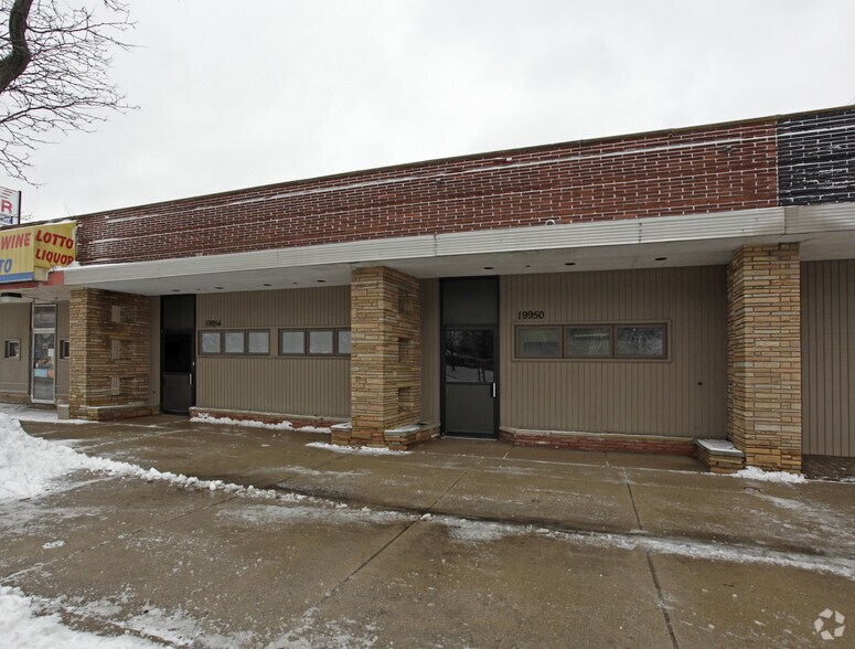 19900 Harper Ave, Harper Woods, MI à louer - Photo principale - Image 3 de 12