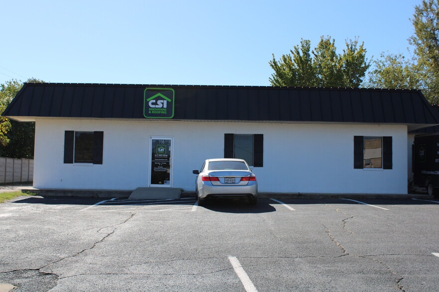 706 Springdale Rd, Bedford, TX à vendre - Photo du bâtiment - Image 3 de 38