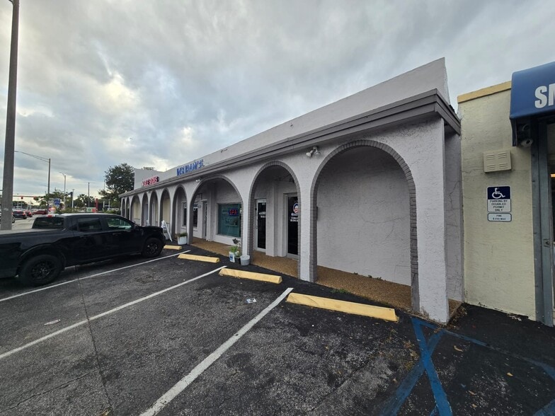 535 N State Road 7, Margate, FL à louer - Photo du bâtiment - Image 1 de 9