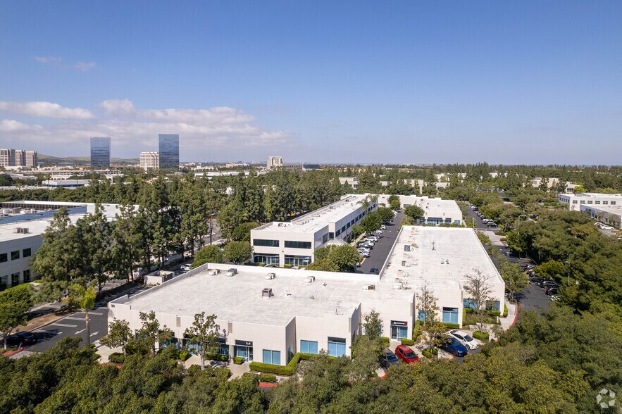 23 Mauchly, Irvine, CA à louer - Aérien - Image 2 de 22