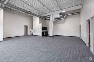 1301 Corporate Center Dr, Eagan, MN for lease Interior Photo- Image 2 of 6
