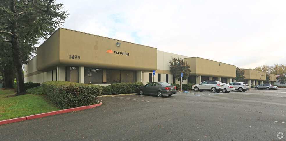 1495-1497 Zephyr Ave, Hayward, CA for lease - Building Photo - Image 1 of 3