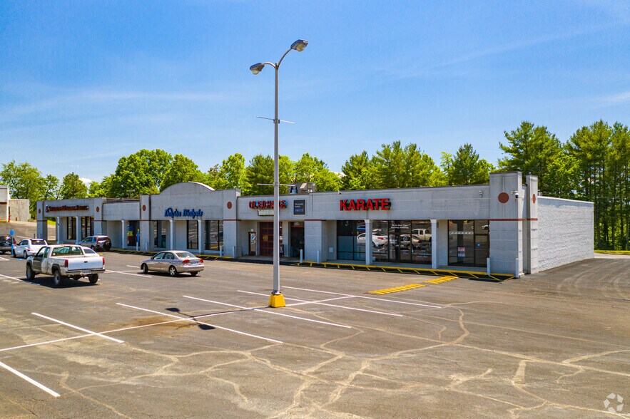744-766 N Lee Hwy, Lexington, VA à louer - Photo du bâtiment - Image 3 de 9