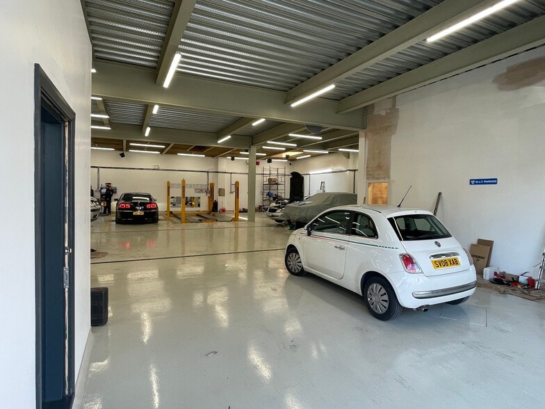 2-4 Lewes Rd, Bromley for lease - Building Photo - Image 3 of 5