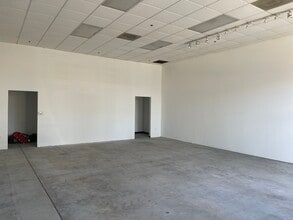 11215-11389 Long Beach Blvd, Lynwood, CA à louer Photo intérieure- Image 2 de 12