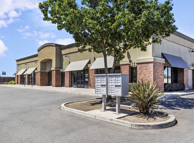 Plus de détails pour 3948 Sylvan Ave, Modesto, CA - Commerce de détail à louer