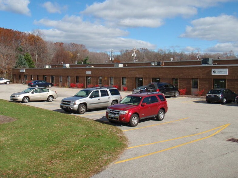 11993 Ravenna Rd, Chardon, OH à louer - Photo du bâtiment - Image 2 de 9