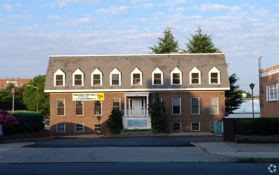 113 Park Ave, Falls Church, VA à louer - Photo principale - Image 1 de 17