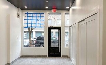 356 E 8th St, New York, NY for lease Interior Photo- Image 2 of 3