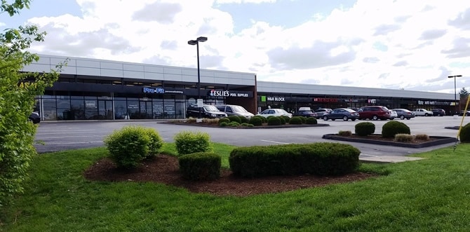 11970-11994 Dorsett Rd, Maryland Heights, MO for lease - Building Photo - Image 3 of 8