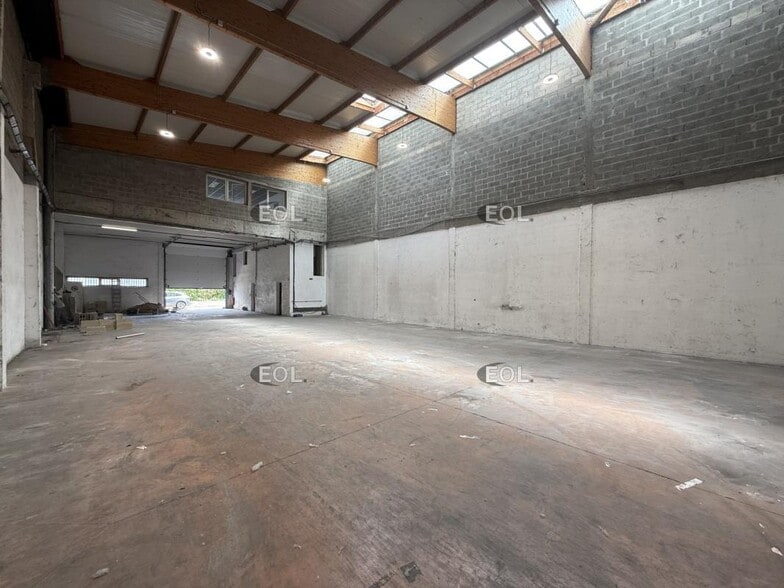 Flex dans Pontault-Combault à louer - Photo du bâtiment - Image 2 de 5