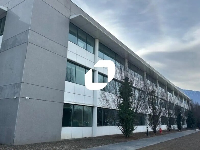 5 Avenue Raymond Chanas, Eybens for lease - Building Photo - Image 1 of 7