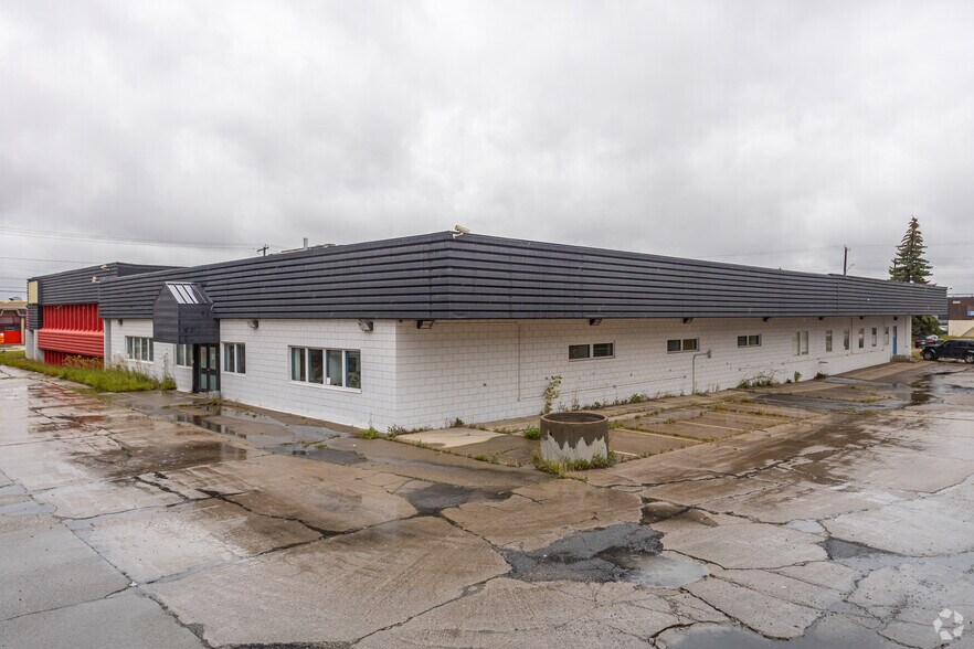 8525 Davies Rd NW, Edmonton, AB for lease - Building Photo - Image 2 of 2
