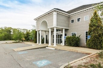 100 Independence Dr, Hyannis, MA à louer - Photo du bâtiment - Image 2 de 24