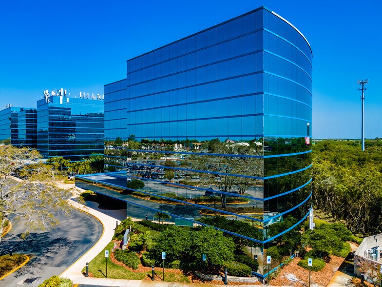 13535 Feather Sound Dr, Clearwater, FL à louer - Photo du bâtiment - Image 2 de 9