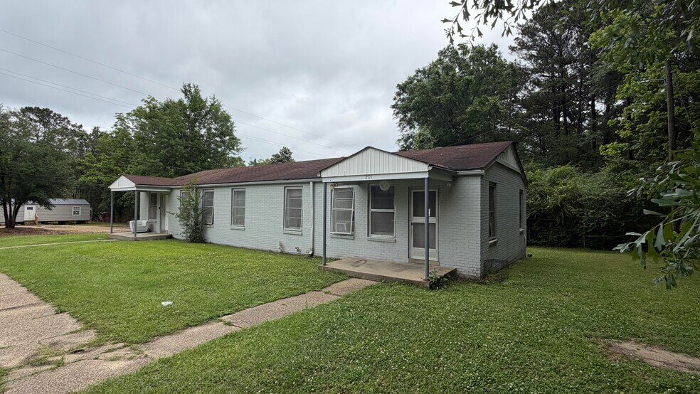 1116 Ash Ave, Richton, MS à vendre - Photo du bâtiment - Image 3 de 5