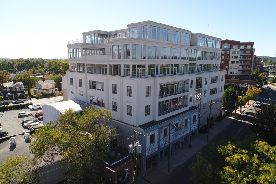 216-218 W Water St, Charlottesville, VA à louer - Photo principale - Image 1 de 33