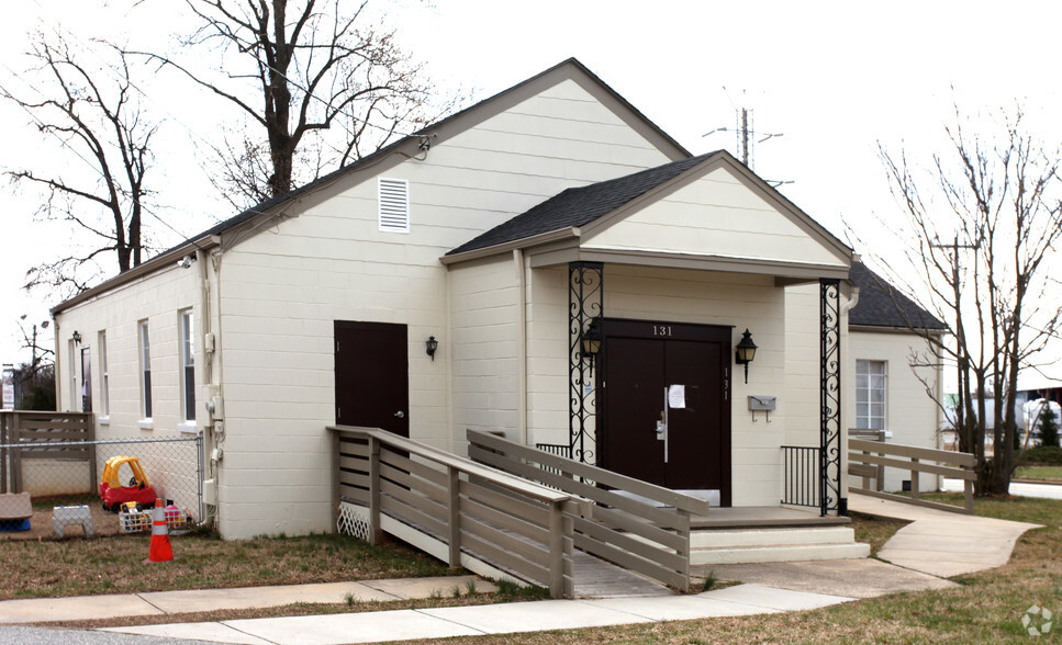 131 Manley Ave, Greensboro, NC à louer - Photo principale - Image 1 de 2