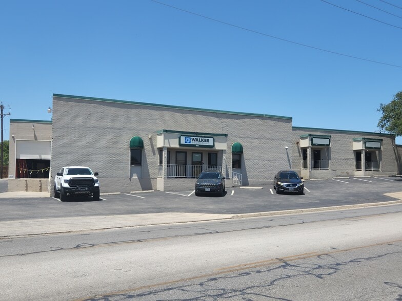 408-414 W Nakoma St, San Antonio, TX à louer - Photo du bâtiment - Image 2 de 6