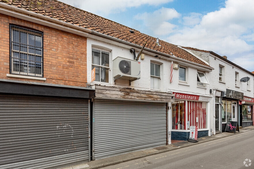 Court Street, Bridgewater portfolio of 3 properties for sale on LoopNet.ca - Primary Photo - Image 2 of 12