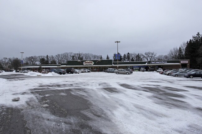 Plus de détails pour 1150 Lorne Park Rd, Mississauga, ON - Commerce de détail à louer