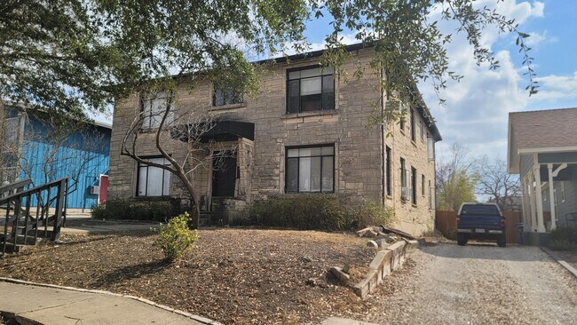 Plus de détails pour 340 Natalen Ave, San Antonio, TX - Multi-résidentiel à vendre