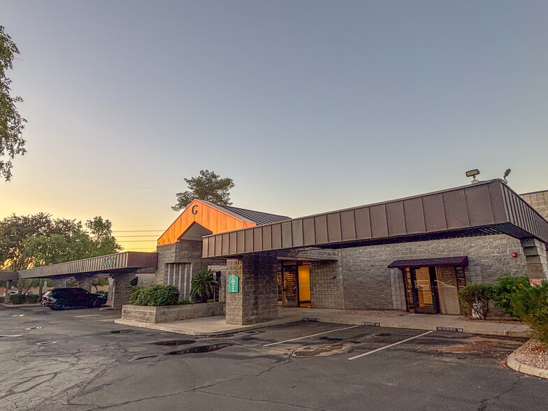 10605 N Hayden Rd, Scottsdale, AZ for lease - Primary Photo - Image 1 of 6