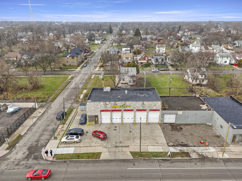 14801-14835 Livernois Ave, Detroit, MI à louer - Photo du bâtiment - Image 3 de 46