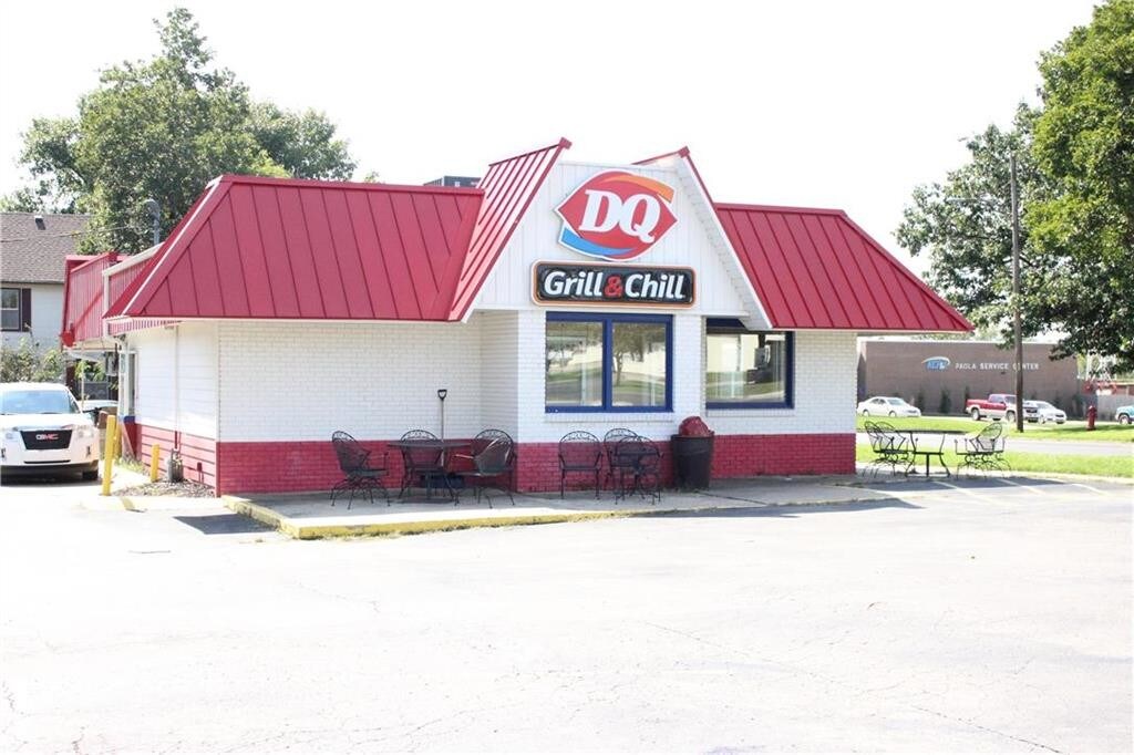 409 S Silver St, Paola, KS à vendre Photo principale- Image 1 de 16