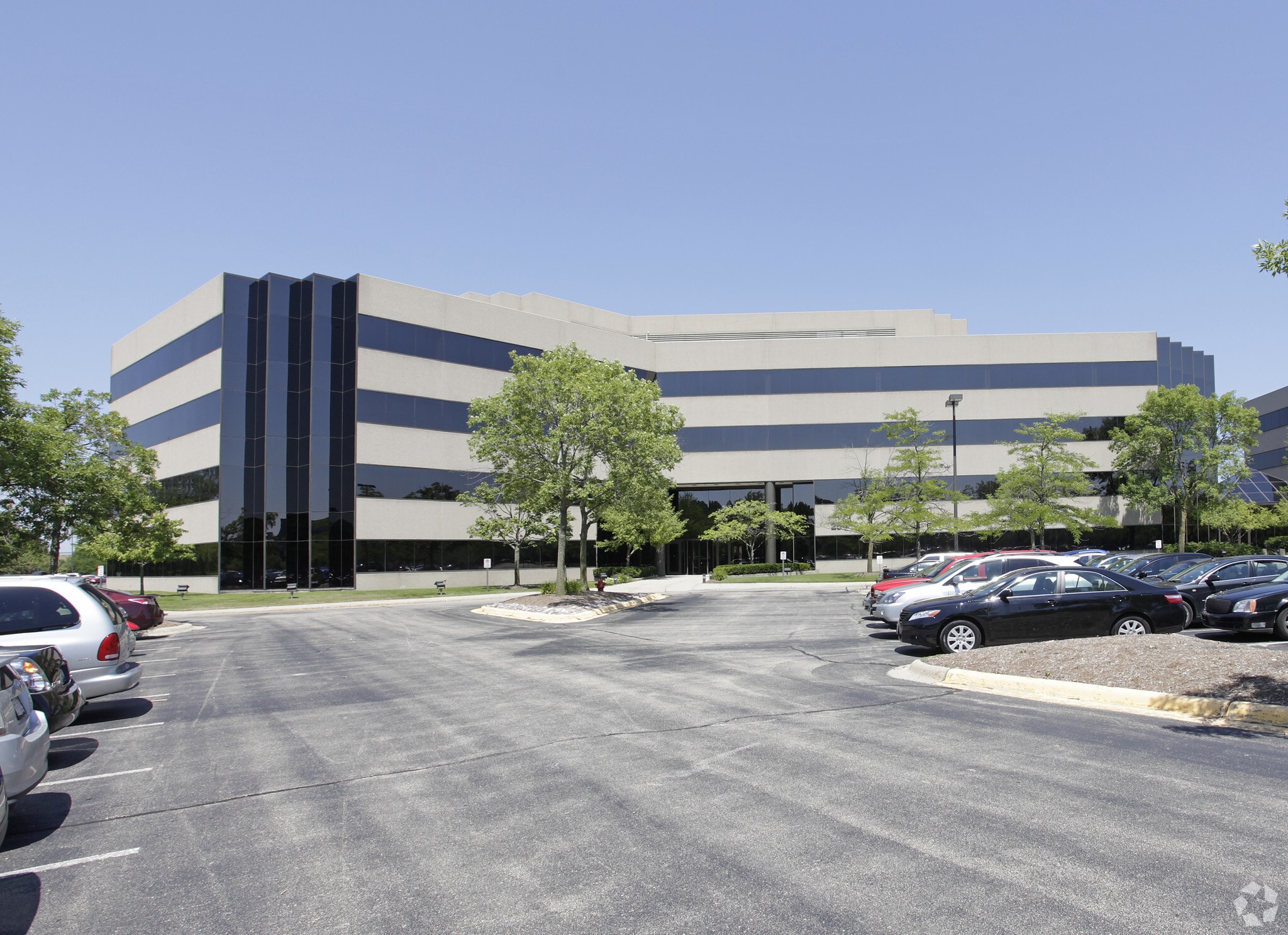 25 Tri State International, Lincolnshire, IL for lease Primary Photo- Image 1 of 11
