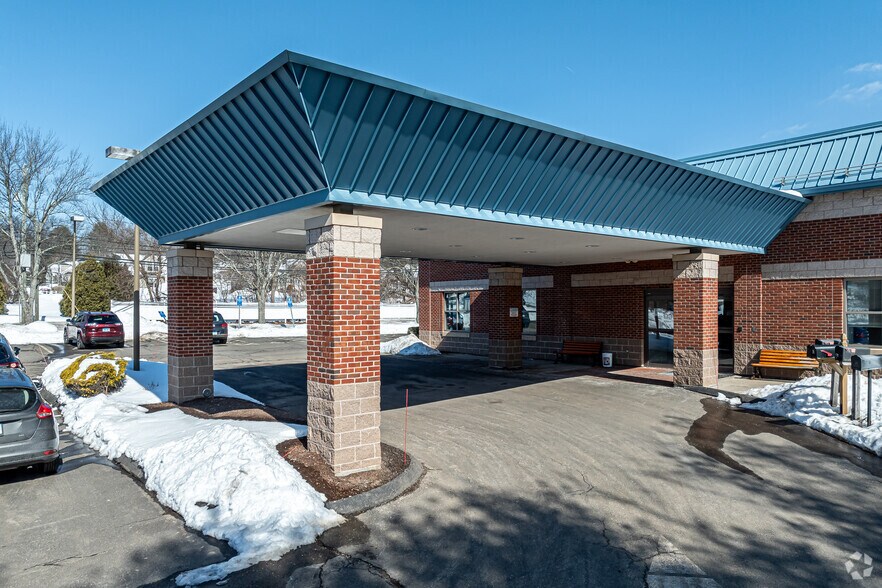 460 Hartford Tpke, Vernon Rockville, CT à louer - Photo du bâtiment - Image 2 de 5