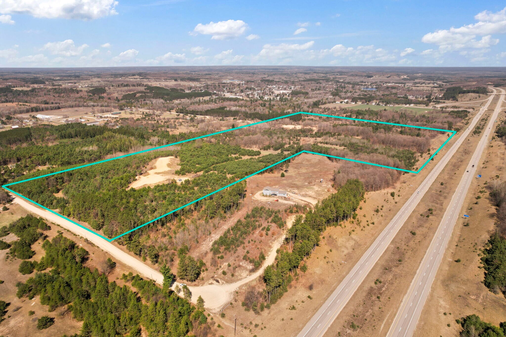 9553 18 1/2 Rd, Manton, MI for sale Primary Photo- Image 1 of 28