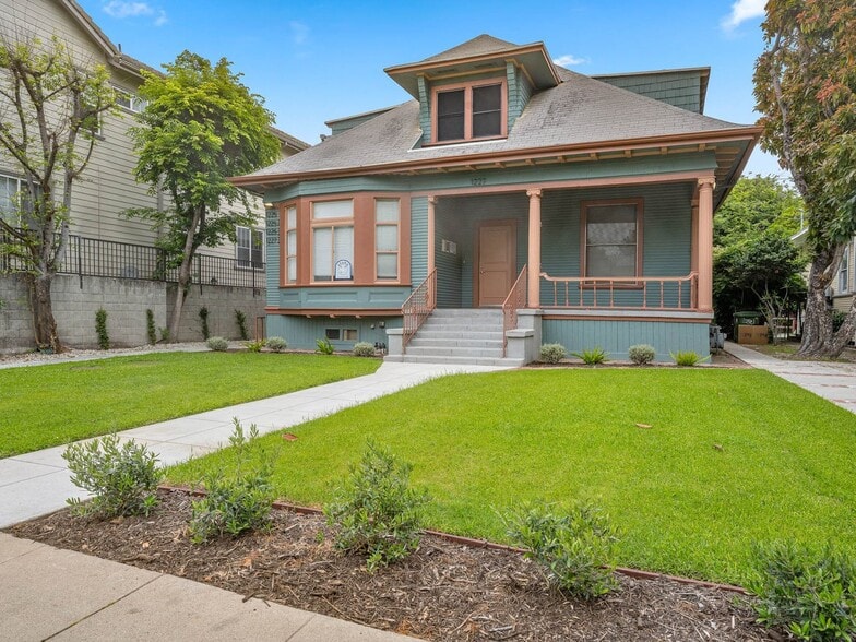 1227 W 30th St, Los Angeles, CA à vendre - Photo du bâtiment - Image 3 de 21