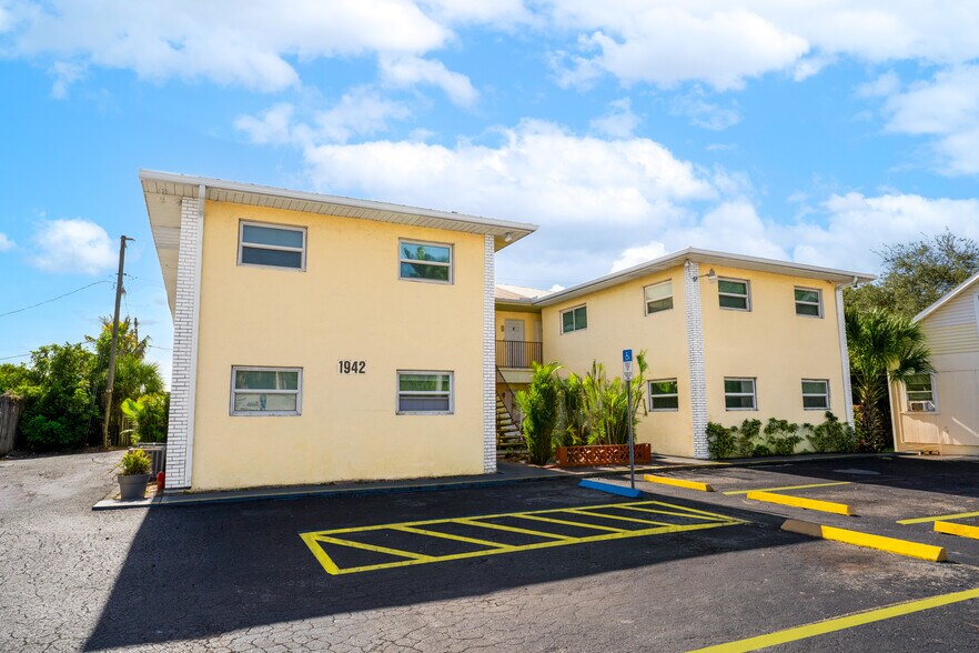 1940-1942 Passaic Ave, Fort Myers, FL à vendre - Photo du bâtiment - Image 2 de 12