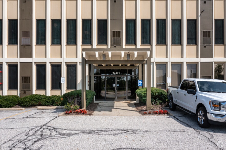 3681 S Green Rd, Beachwood, OH for lease - Building Photo - Image 3 of 7