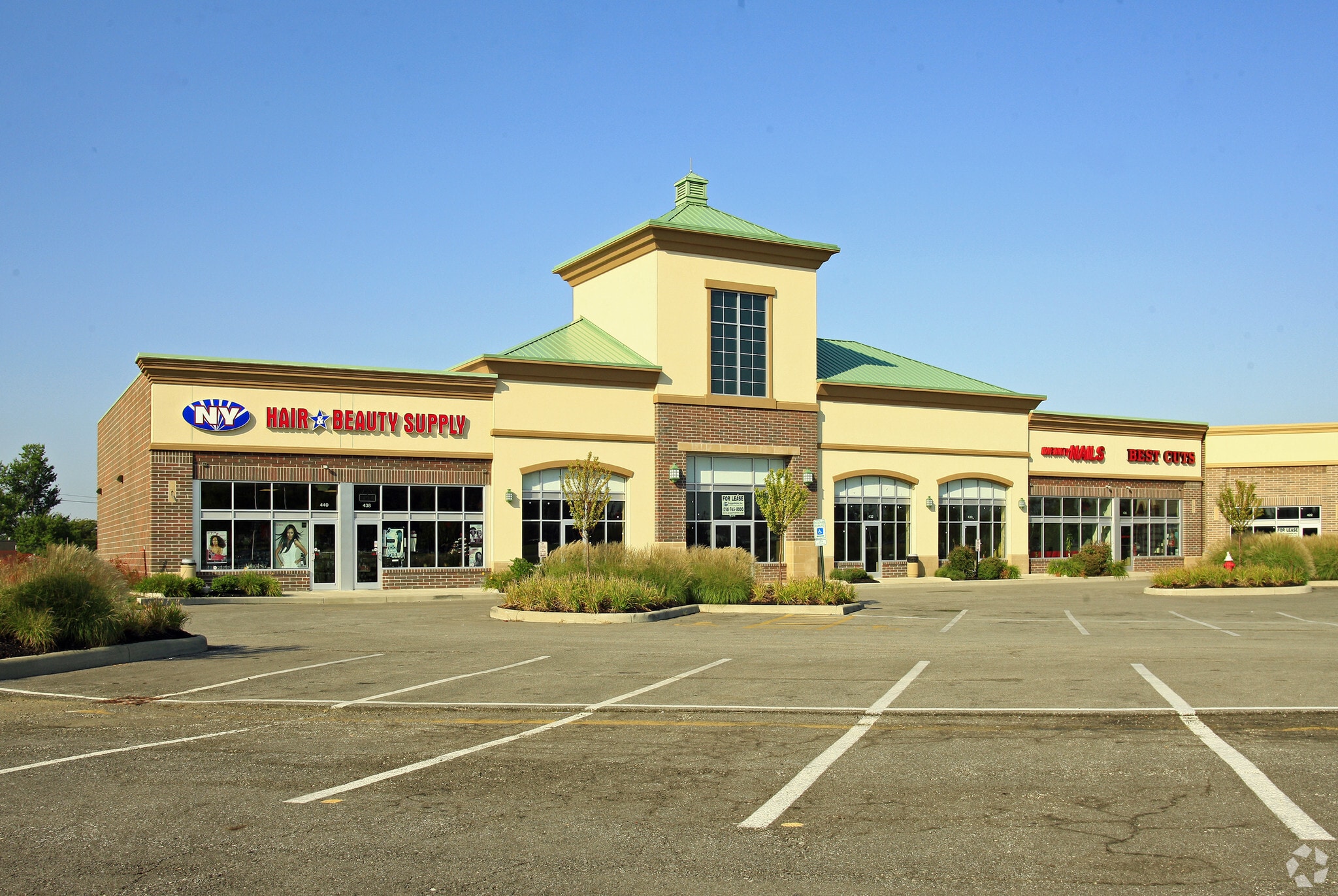 416-448 Northfield Rd, Bedford, OH for lease Building Photo- Image 1 of 12