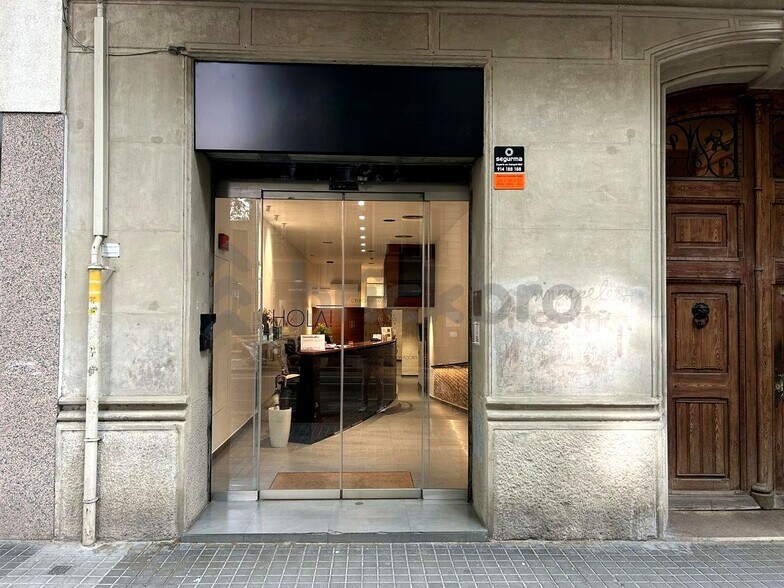 Multifamily in Barcelona, Barcelona for sale - Building Photo - Image 2 of 7