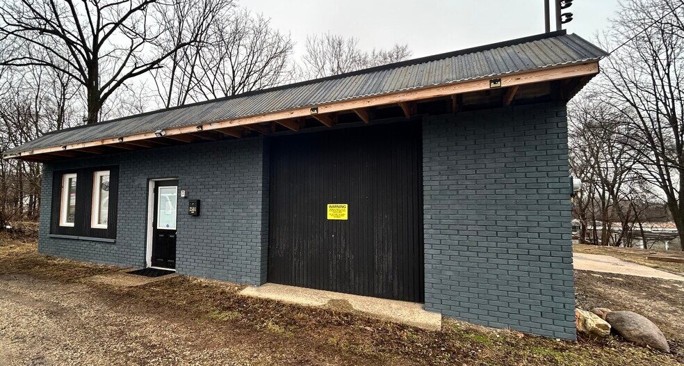 2501 Cork St, Kalamazoo, MI for sale - Building Photo - Image 2 of 12