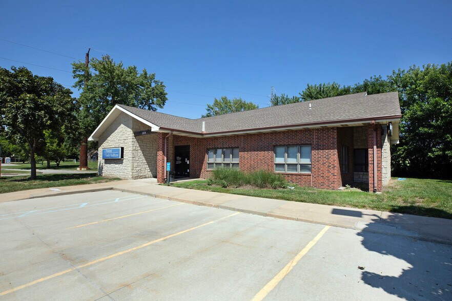 1009 E Old 56 Hwy, Olathe, KS à vendre - Photo du bâtiment - Image 2 de 3