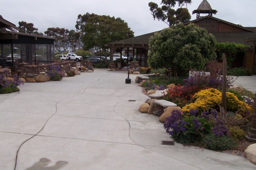 24941 Dana Point Harbor Dr, Dana Point, CA à louer - Photo du bâtiment - Image 2 de 2